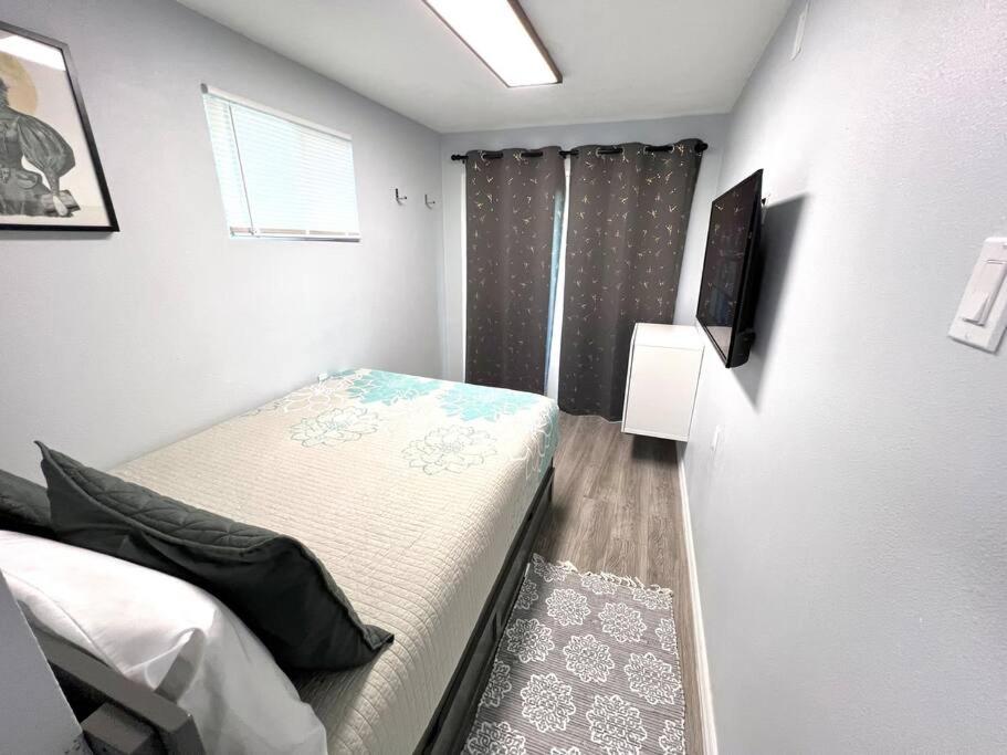 1Bed 1Bath Container Home Centrally Located Cypress Gardens Exteriör bild