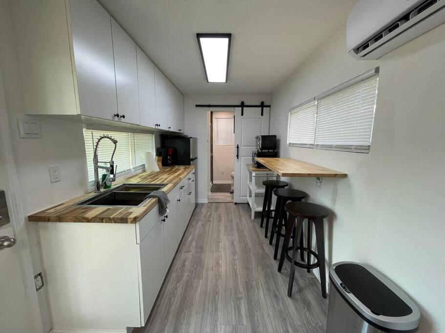 1Bed 1Bath Container Home Centrally Located Cypress Gardens Exteriör bild