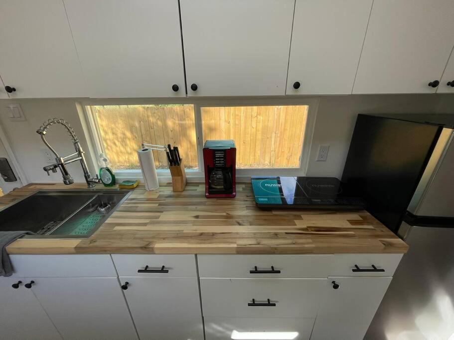 1Bed 1Bath Container Home Centrally Located Cypress Gardens Exteriör bild