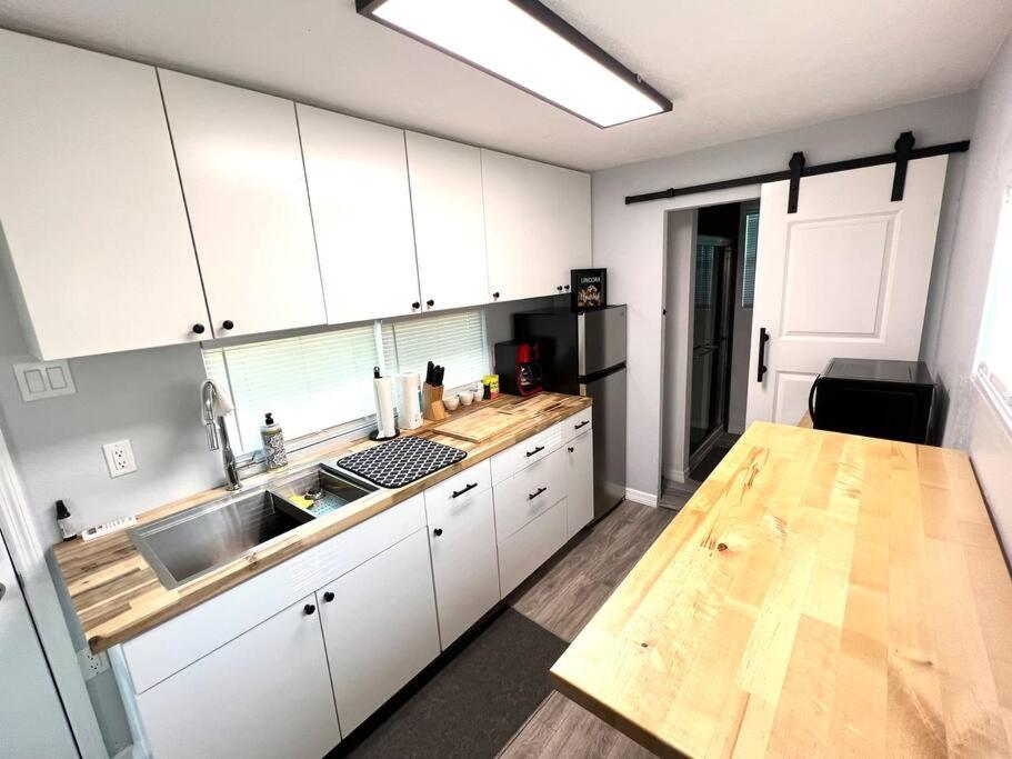 1Bed 1Bath Container Home Centrally Located Cypress Gardens Exteriör bild