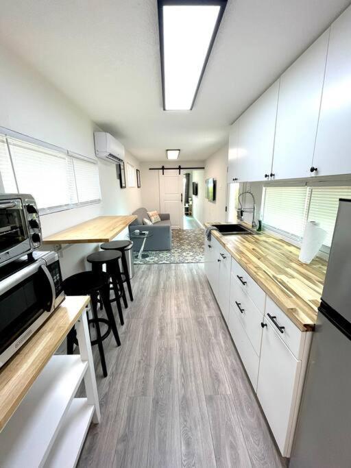 1Bed 1Bath Container Home Centrally Located Cypress Gardens Exteriör bild